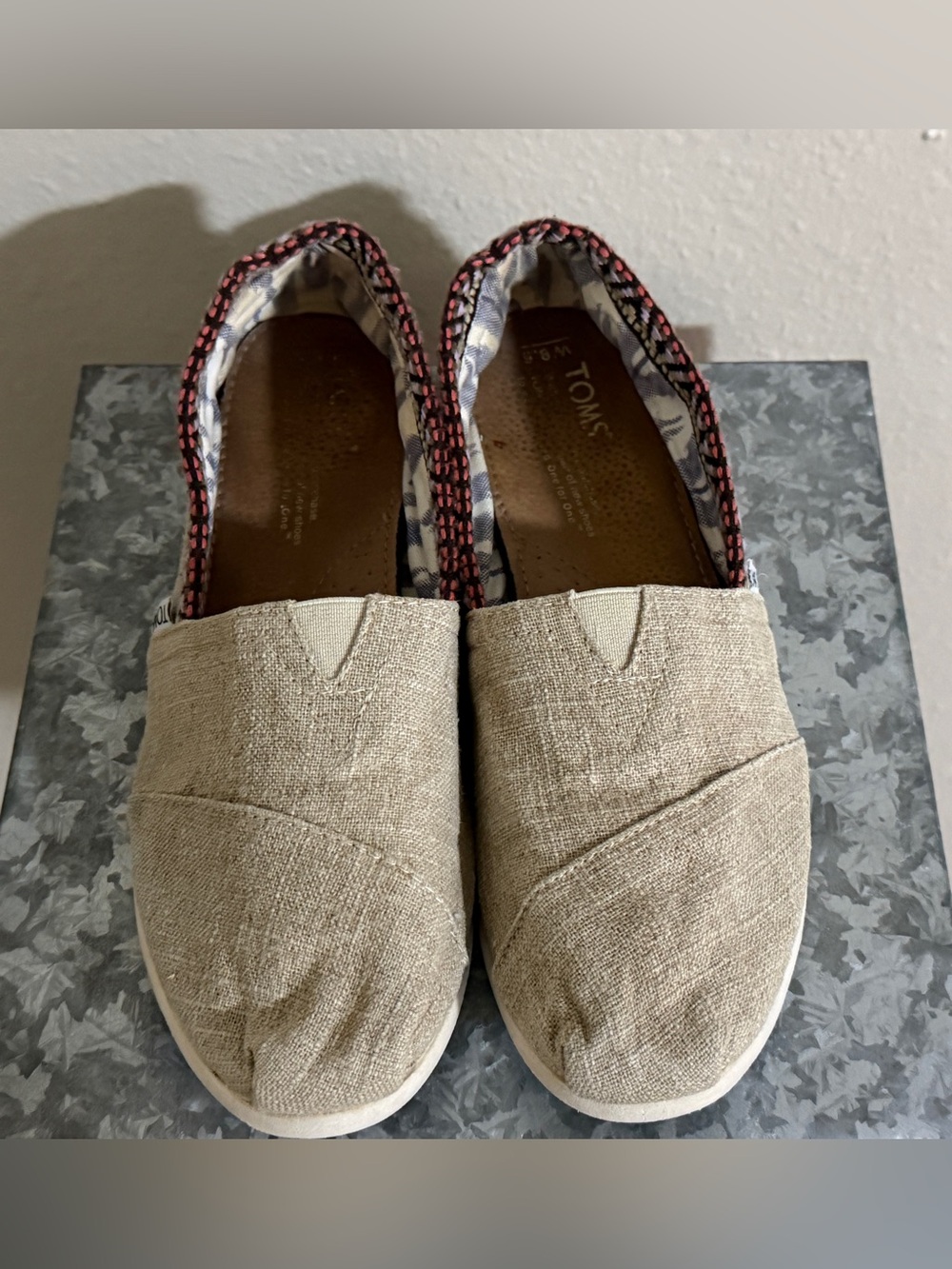 Toms Women’s Alpargata Slip-On Shoes in Beige with Patterned Trim, Size 9.5 - Picture 3 of 8